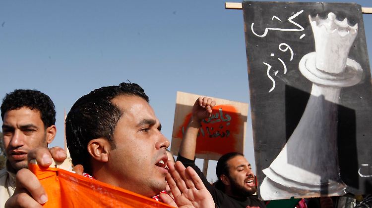 In der jordanischen Hauptstadt Amman wird gegen die Regierung demonstriert.