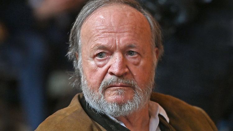 Fredl Fesl wurde 76 Jahre alt.