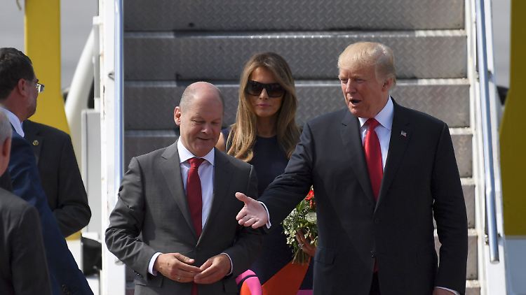 Scholz und Trump auf einem Archivbild von 2017, Scholz damals als Hamburger Bürgermeister.