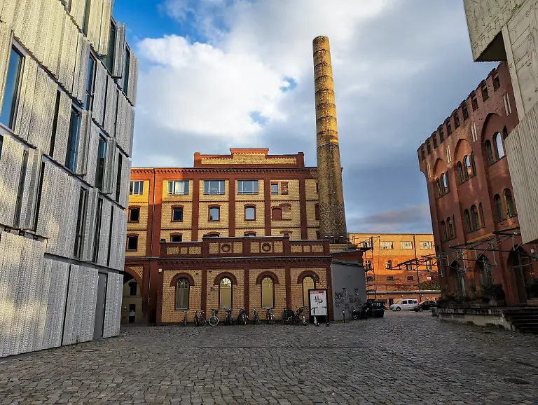 PXL-20231005-154649275-4