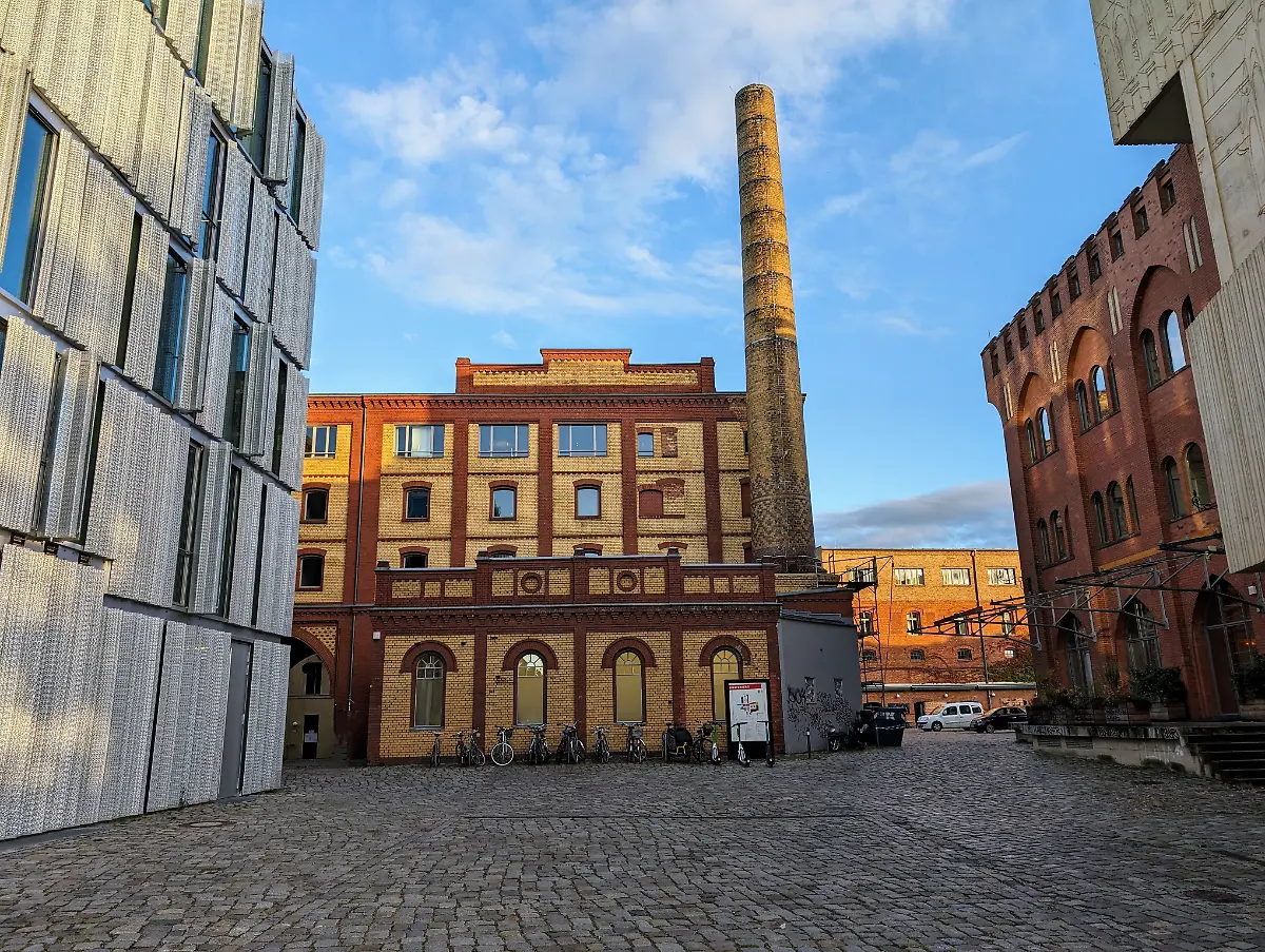 PXL-20231005-154649275-3