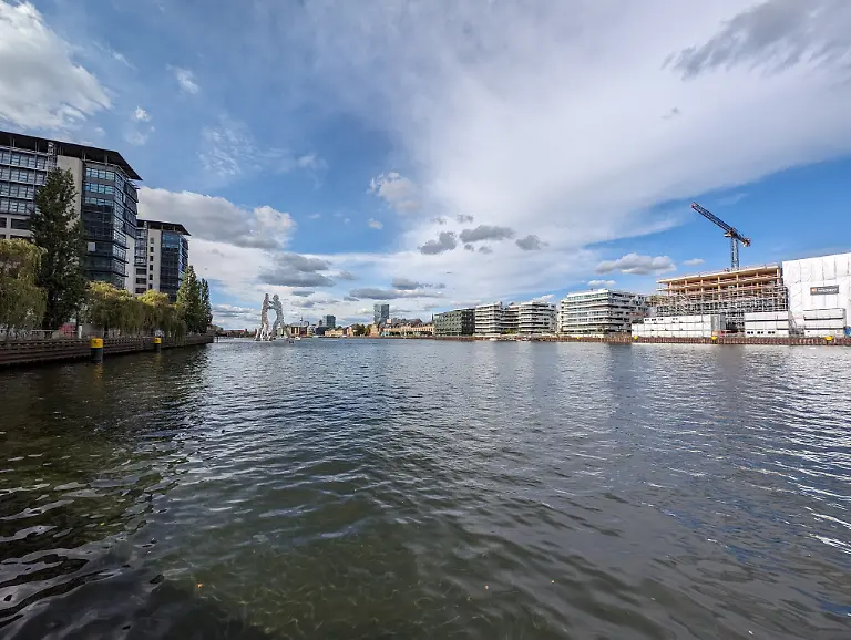 PXL-20231008-130034203