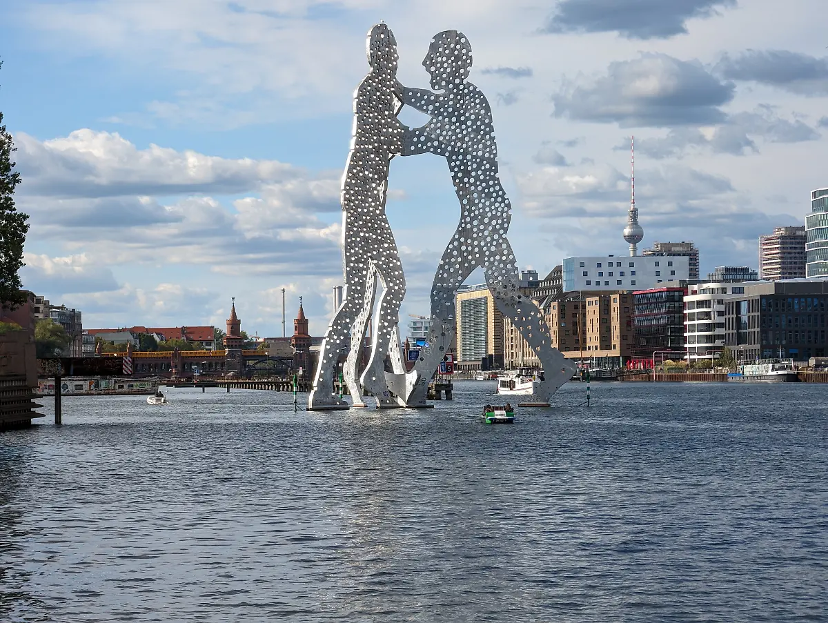 PXL-20231008-130012351