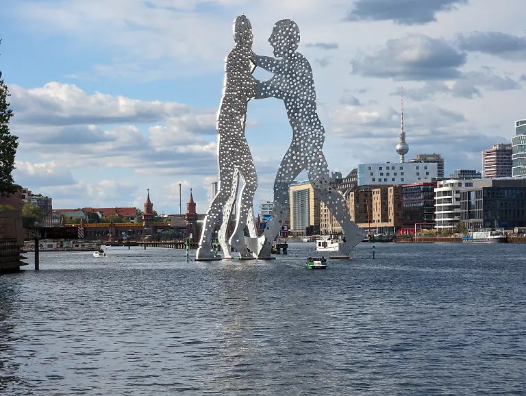 PXL-20231008-130012351