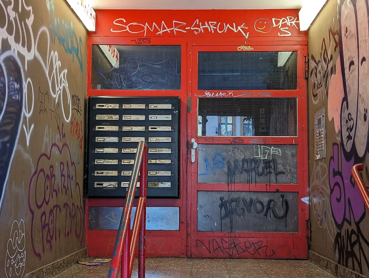 PXL-20231008-141442393