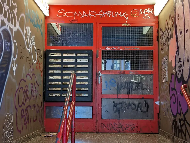 PXL-20231008-141442393