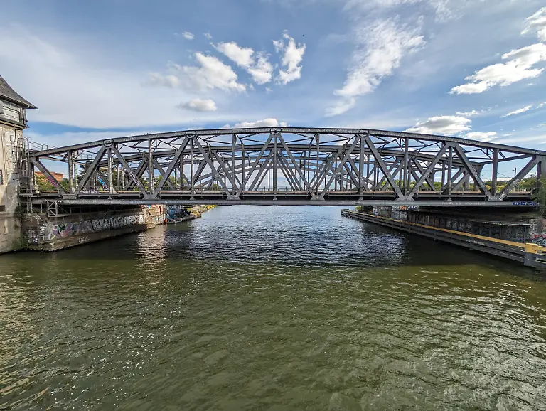 PXL-20231008-125258180