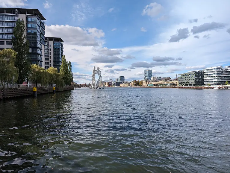 PXL-20231008-125956549