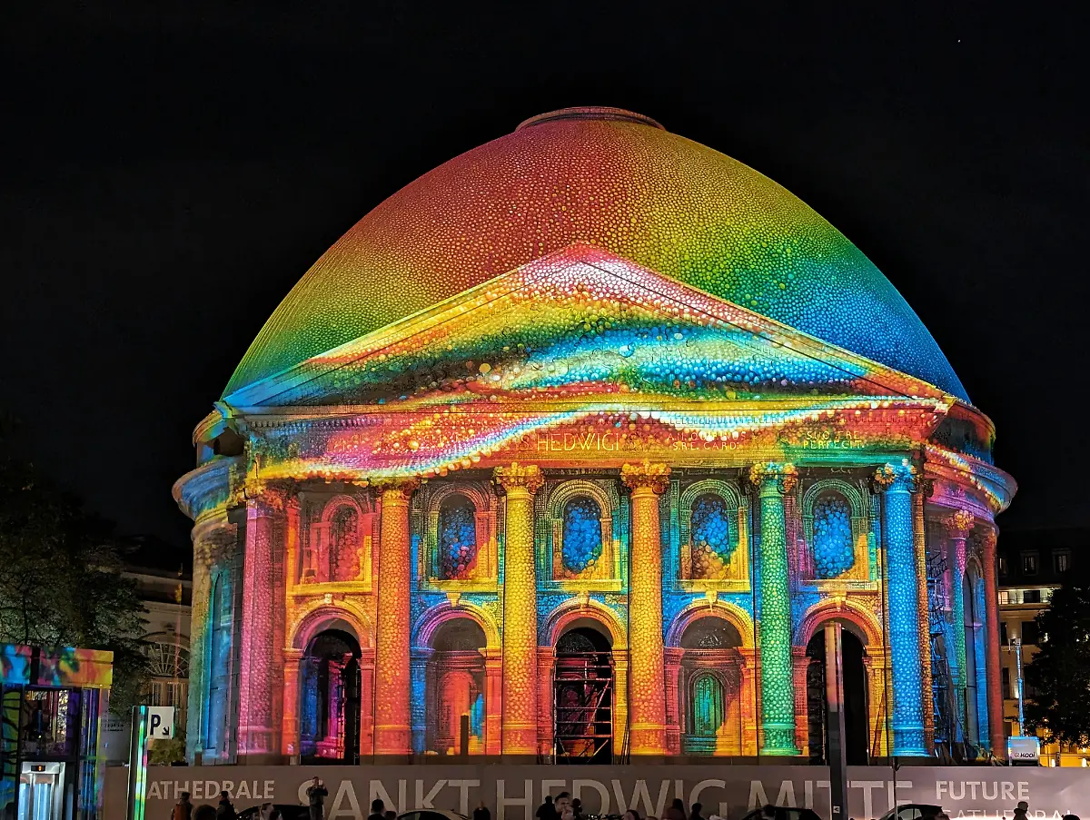 PXL-20231006-185844192