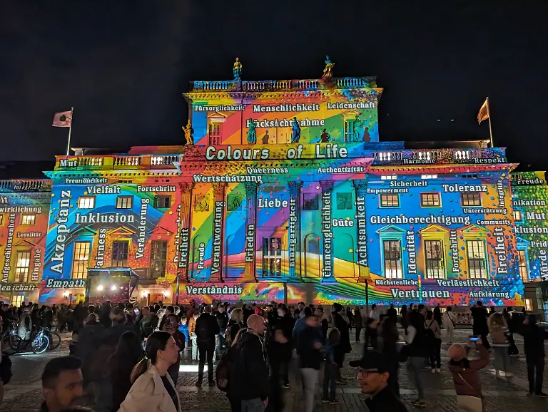 PXL-20231006-185931499