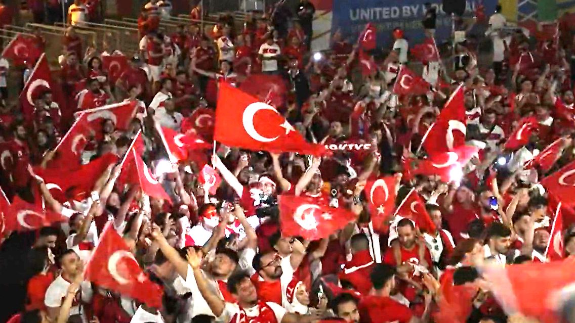 Türkei-Fans.jpg