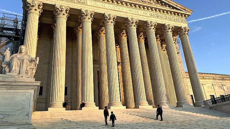 Der Supreme Court kippte vor rund zwei Jahren das landesweite Recht auf Schwangerschaftsabbruch - mit gravierenden Folgen für Frauen.