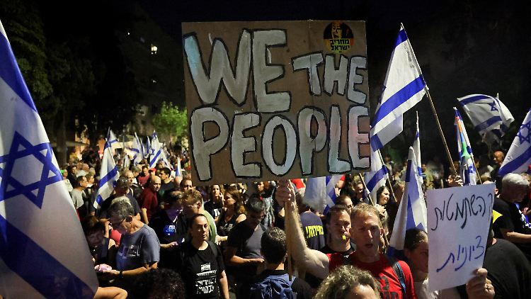 Die Proteste gegen Netanjahu und seine Regierung nehmen in den letzten Wochen wieder zu.