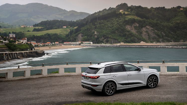 Für eine Mittelklasse ist der Audi Q6 recht kompakt. Das dürfte insbesondere Städter freuen.
