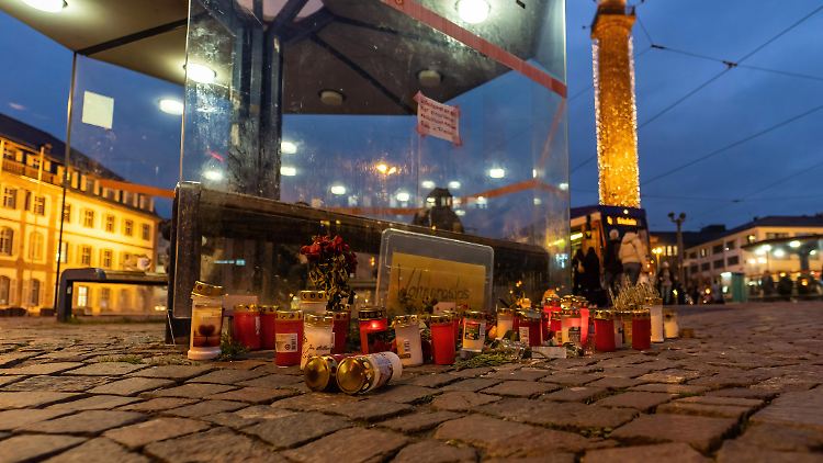 Der 15-Jährige und sein 18-jähriger Bruder überfielen ihr Opfer auf dem Darmstädter Luisenplatz.