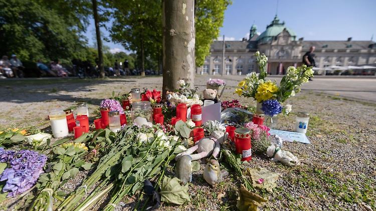Der Beschuldigte habe auf den Kopf des 20-Jährigen eingeschlagen und eingetreten, heißt es.