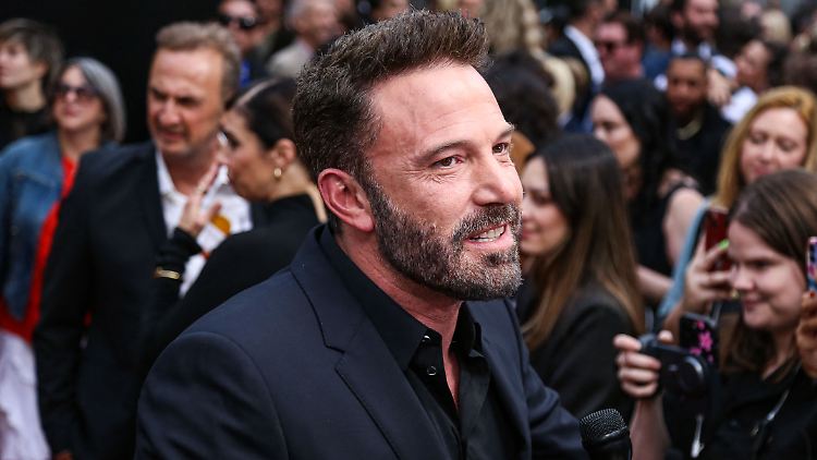 Bisher haben sich weder Affleck noch Lopez ausführlich zu den Gerüchten geäußert.