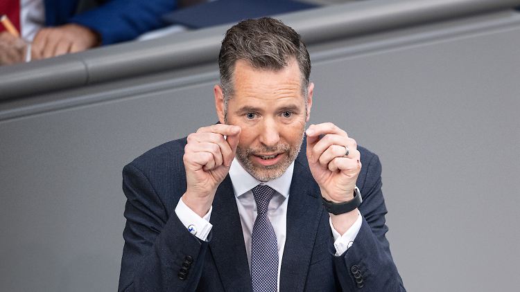 "Auf dem Hausaufgabenzettel der Ampel steht noch einiges drauf": Christian Dürr am Mittwoch im Bundestag.