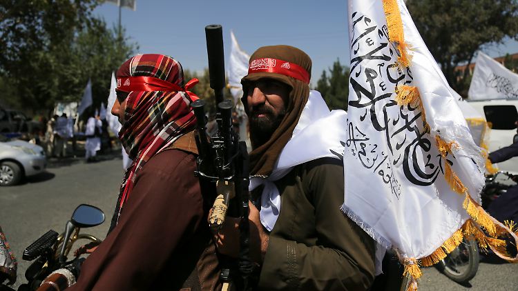 Vor drei Jahren reißen die Taliban in Afghanistan die Macht an sich.