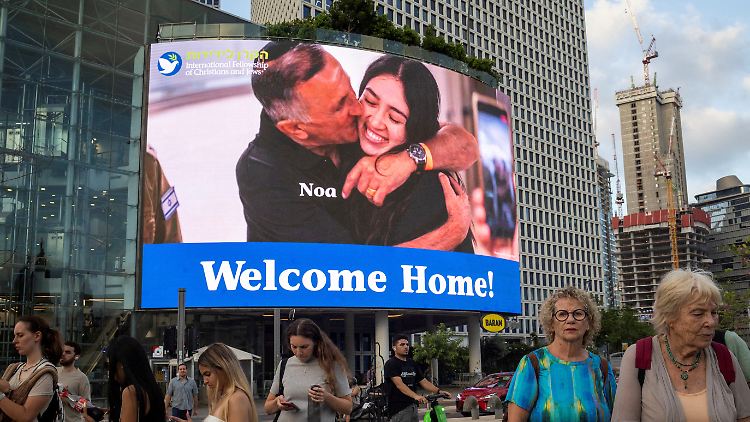 Freude in Tel Aviv am Tag nach Noa Argamanis Befreiung.