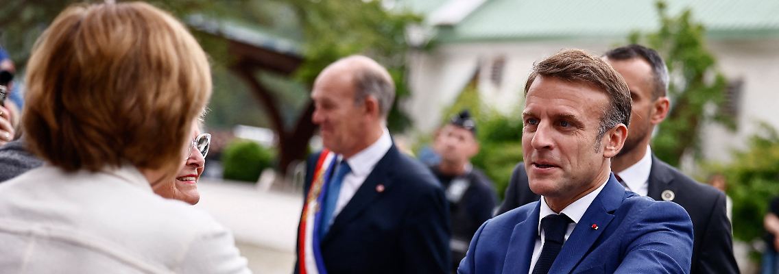 2024-06-30T103545Z_856816330_UP1EK6U0TFJLU_RTRMADP_3_FRANCE-ELECTION.JPG