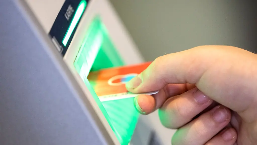 Ein-Dispokredit-kann-bei-einigen-Kreditinstituten-ziemlich-teuer-werden