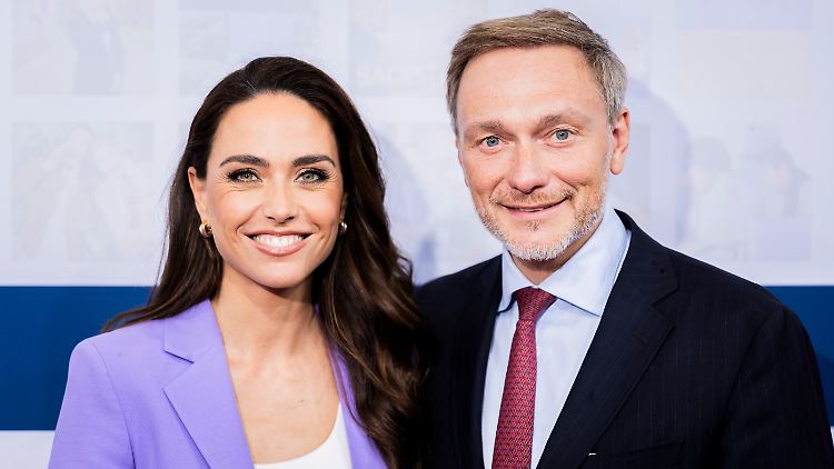 Gucken auch gerne mal zusammen Fußball: Franca Lehfeldt und Christian Lindner. 