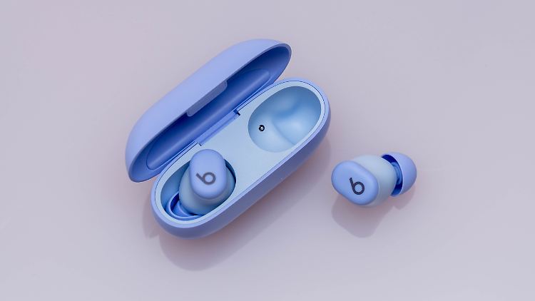 Die Beats Solo Buds gibt es auch in Schwarz, Rot und Grau.