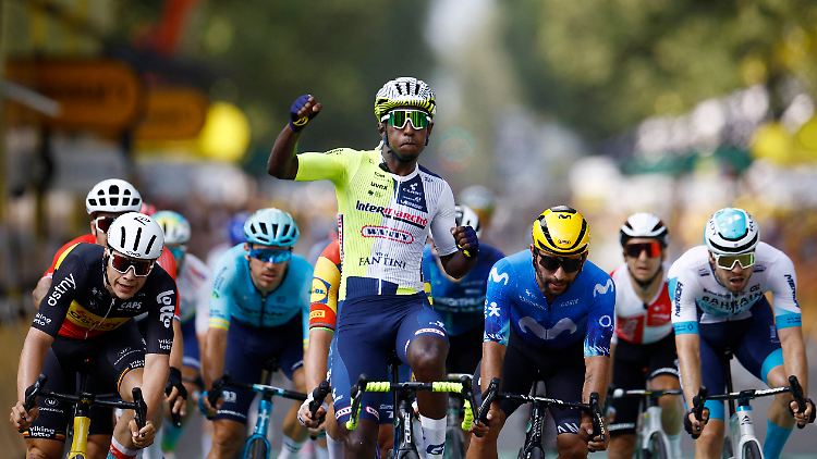 Girmay setzte sich im Sprint durch.