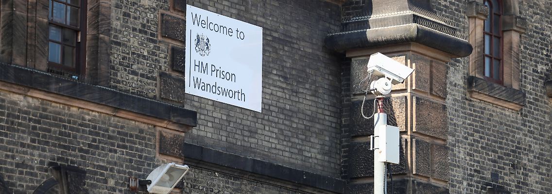 2023-09-07T113453Z_2031012677_RC2N33AES1FG_RTRMADP_3_BRITAIN-SOLDIER-ESCAPE.JPG