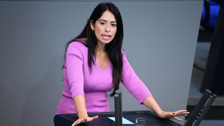 Melis Sekmen ist in Mannheim geboren und sitzt seit 2021 im Bundestag.