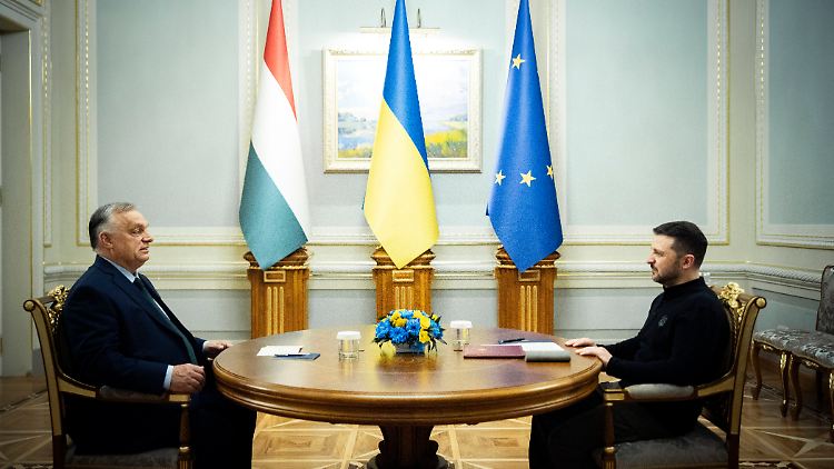 Im dritten Kriegsjahr hat es nun auch Ungarns Regierungschef Orban (l.) nach Kiew geschafft. 
