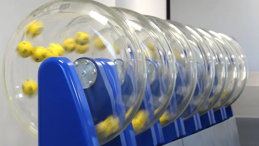 Blick-auf-GluecksSpirale-Ziehungsgeraete