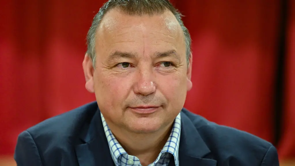 Sven-Herzberger-parteilos-aufgenommen-bei-einer-Gespraechsrunde