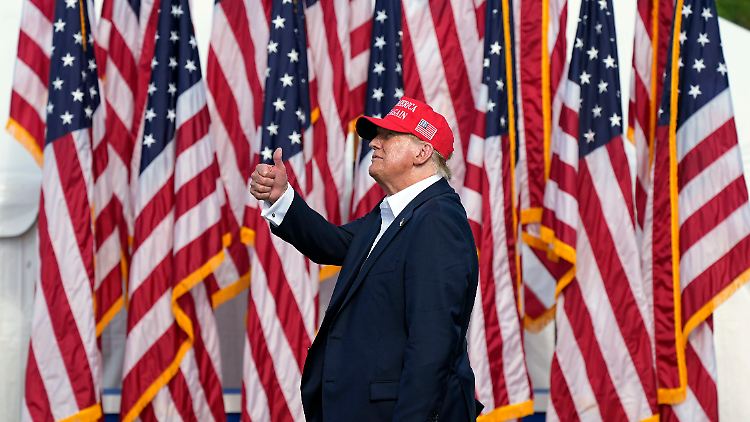 Das Strafmaß gegen Donald Trump im Schweigegeldprozess wird nun erst sieben Wochen vor der Wahl verkündet. 