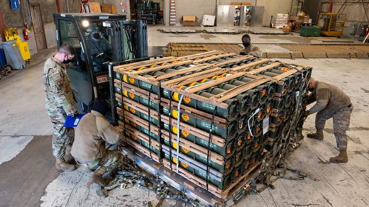 Die Militärhilfe für die Ukraine soll sich auch im kommenden Jahr auf 40 Milliarden Euro summieren.
