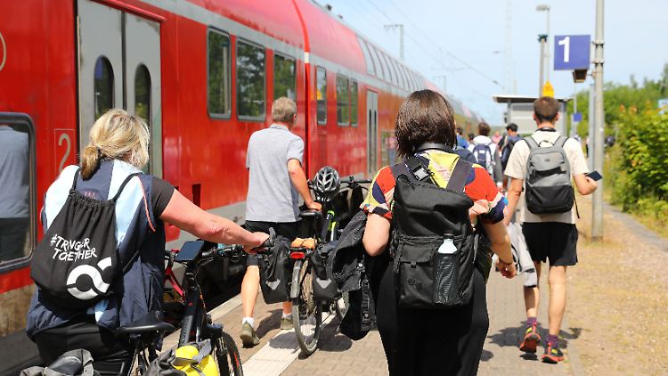 Ohne eine Gesetzesänderung könnte das Deutschlandticket noch in diesem Jahr deutlich teurer werden. 