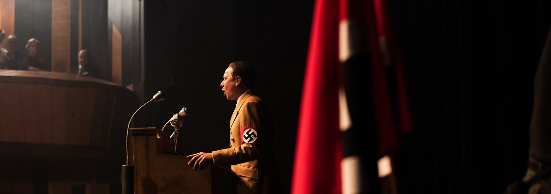 4_Fuehrer_und_Verfuehrer_L1900798+_+Zeitsprung+Pictures_SWR_Wild+Bunch+Germany_Stephan+Pick_A4.jpg