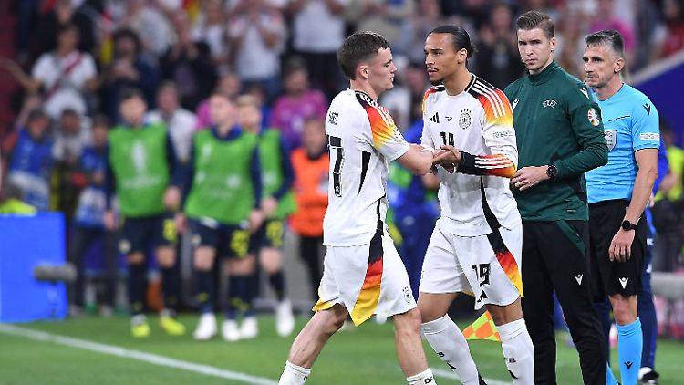 Ob Leroy Sané oder Florian Wirtz gegen Spanien spielen, will Julian Nagelsmann noch nicht verraten.