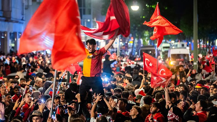 Türkische Fans feiern in Berlin.
