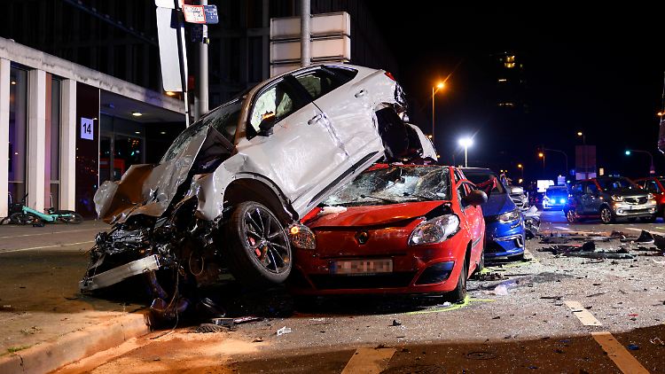Das gefährlichste Verkehrsmittel sind PKW, gefolgt von Krafträdern und Fahrrädern. 