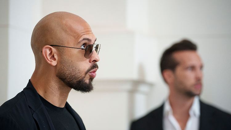 Viele hätten Andrew Tate gerne weiter hinter Gittern gesehen.