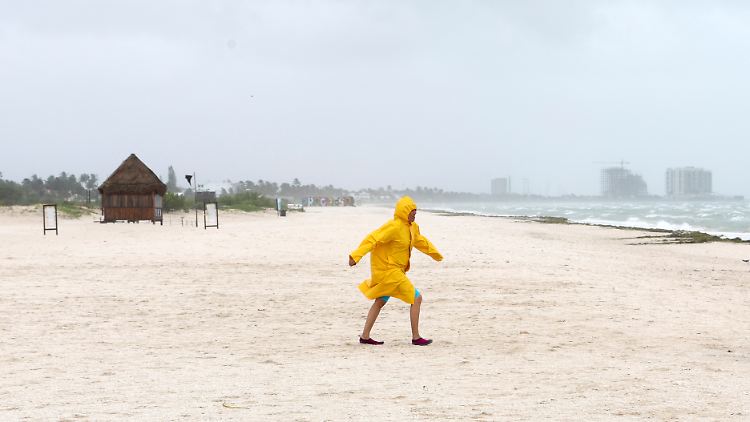 In Mexiko tobte "Beryl" nahe des Touristen-Hotspots Tulum. Die Schäden fielen aber nicht so hoch aus wie befürchtet.