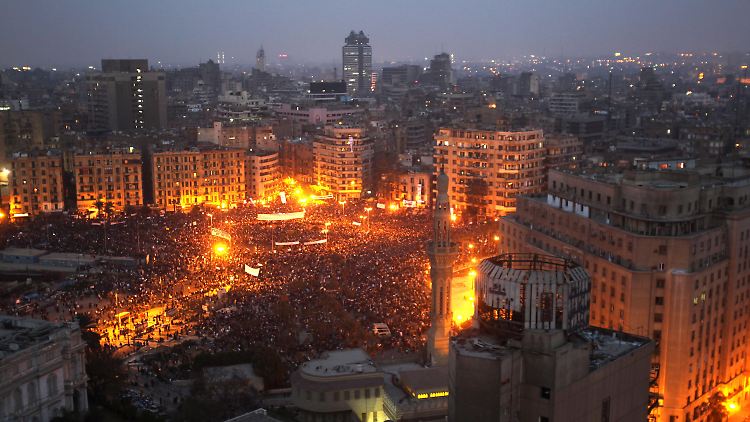 Der Tahrir-Platz, der "Platz der Freiheit", wird zum Symbol des Volksaufstandes in Ägypten.