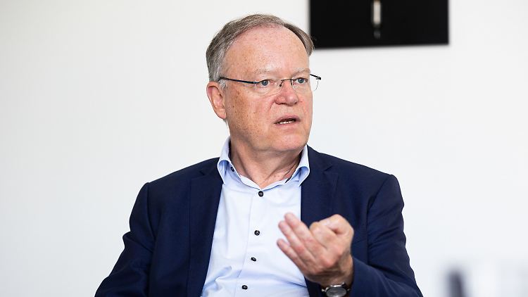 Stephan Weil will sein Amt bis 2027 ausüben. 