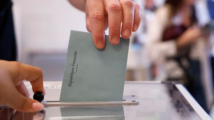 Die Französinnen und Franzosen werden erneut an die Urnen gerufen.
