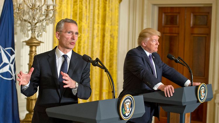 Trump hatte auch während seiner ersten Amtszeit aus seiner Abneigung gegen die NATO keinen Hehl gemacht. Im Bild ein Treffen mit dem scheidenden NATO-Generalsekretär Jens Stoltenberg 2017.