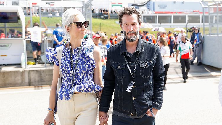 Keanu Reeves und Freundin Alexandra Grant verliehen dem Rennen einen Promifaktor.