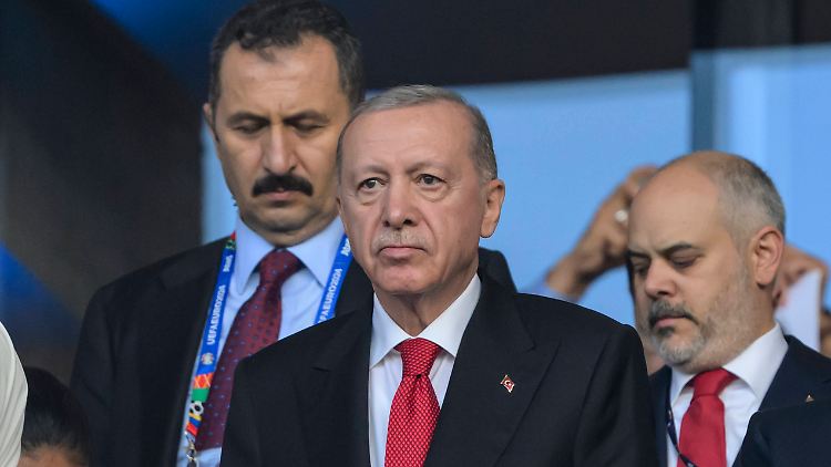 Erdoğan auf der Tribüne des Berliner Olympiastadions.