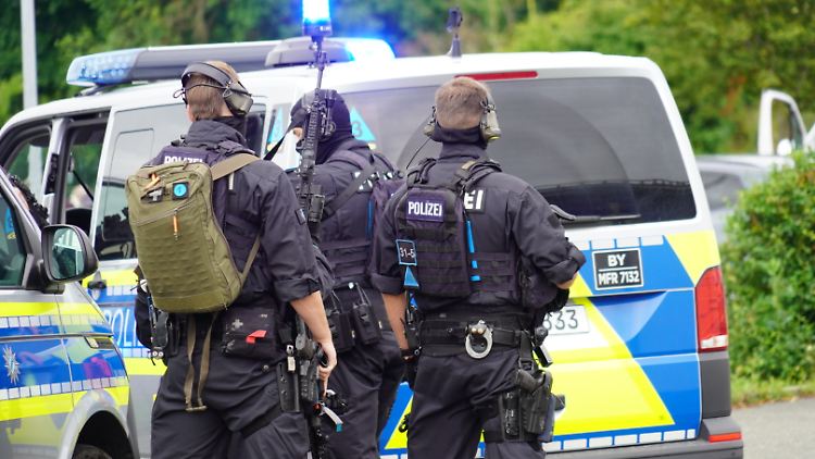 Die Polizei warnt vor dem Flüchtigen.